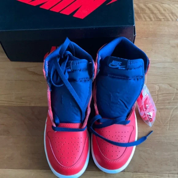 Sneakers - Picture 1 of 12